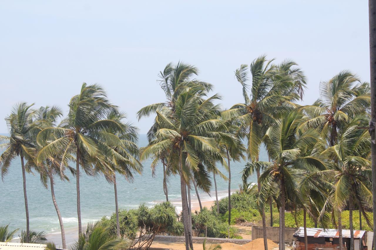 Saprin Beach Resort Uswetakeiyawa Bagian luar foto