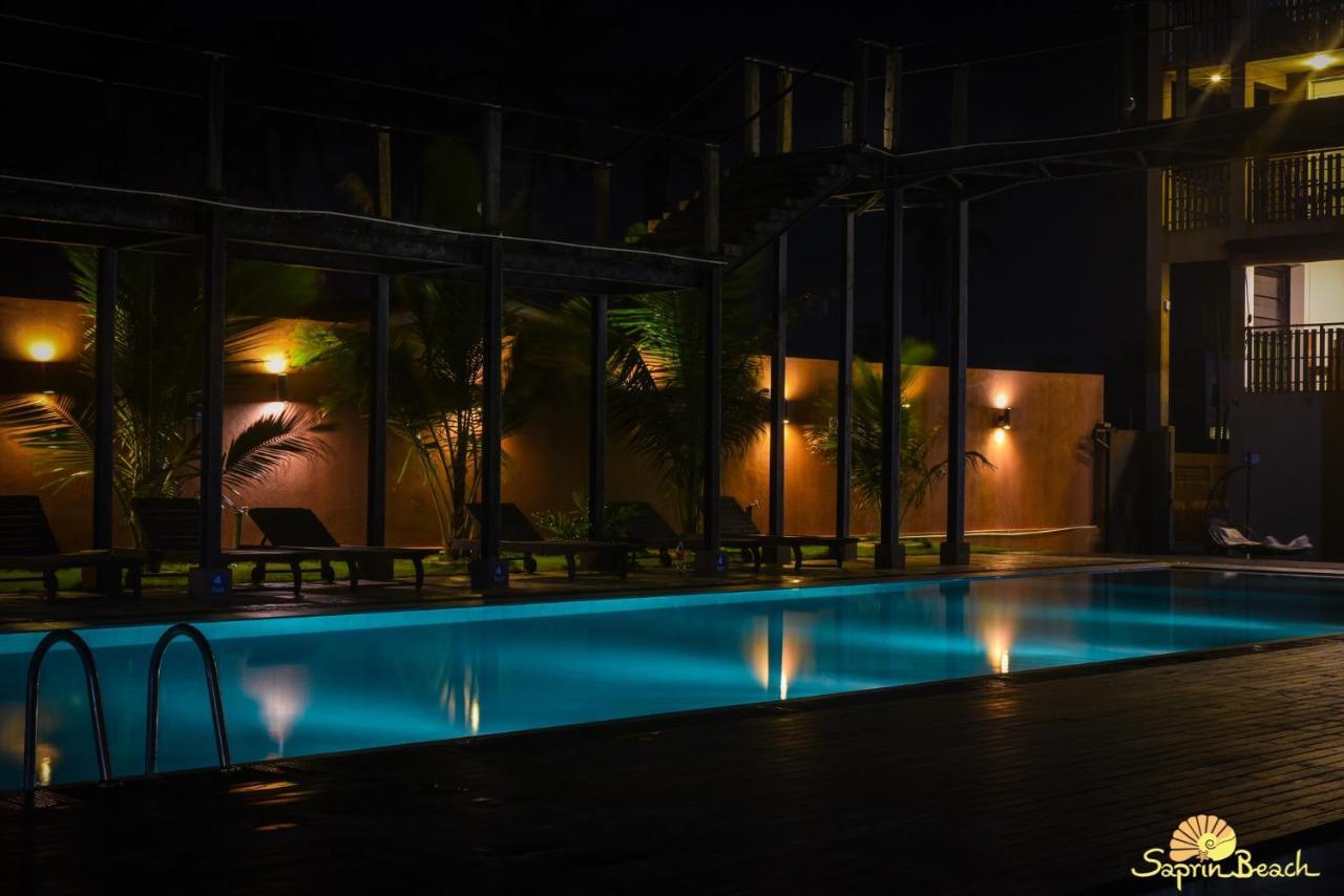 Saprin Beach Resort Uswetakeiyawa Bagian luar foto